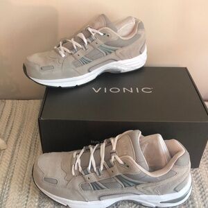 NEW IN BOX Vionic | Mens 23Walk Classic Sneakers in Gray and White Size 12